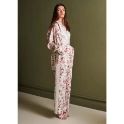 Silk Camisole Top In Plain White -Bertioli Silkslookbooksquare21